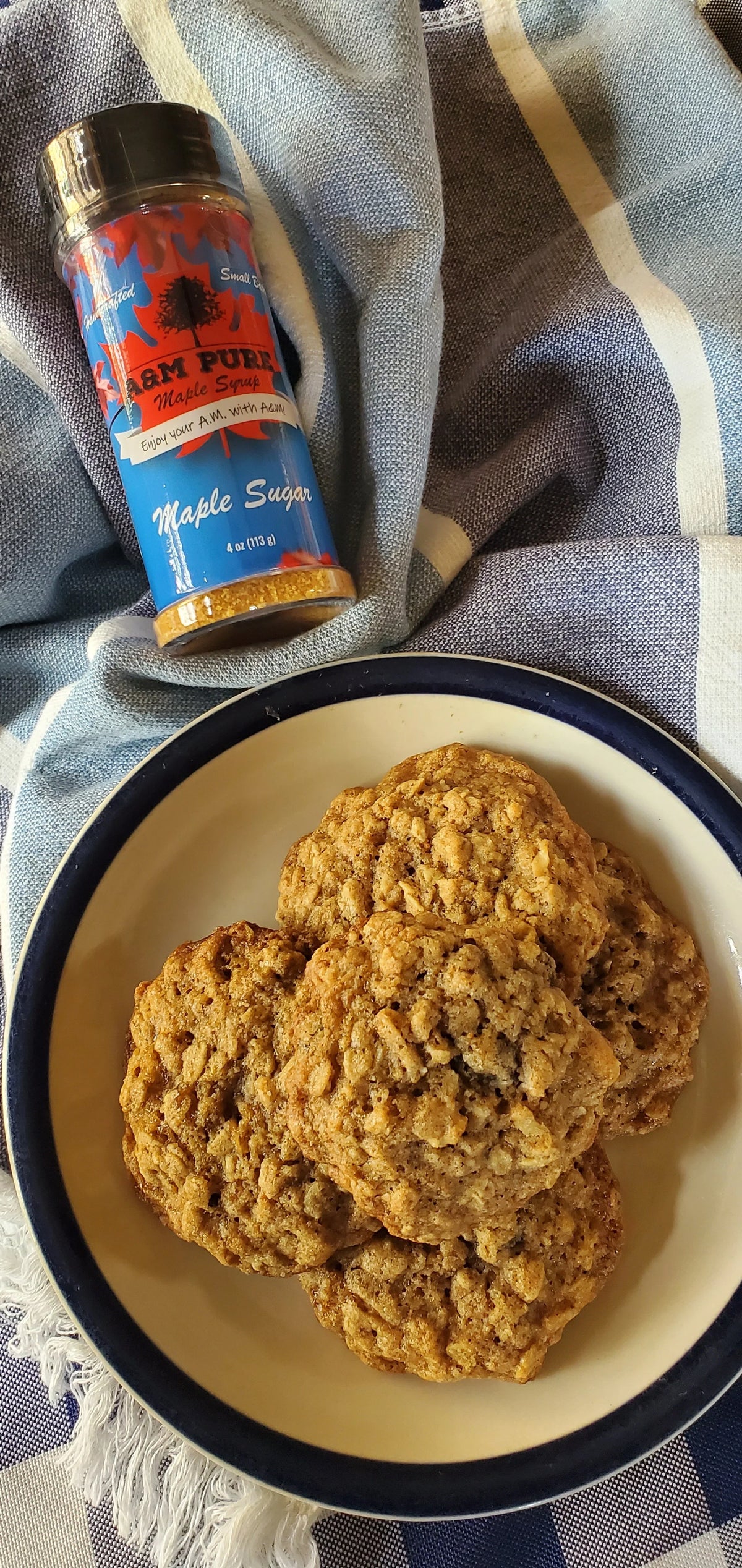 Maple Oatmeal Rum Raisin Cookies